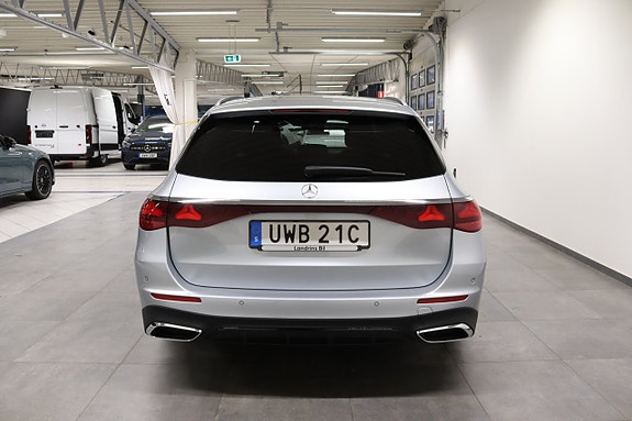 Mercedes-Benz E220 5 of 5