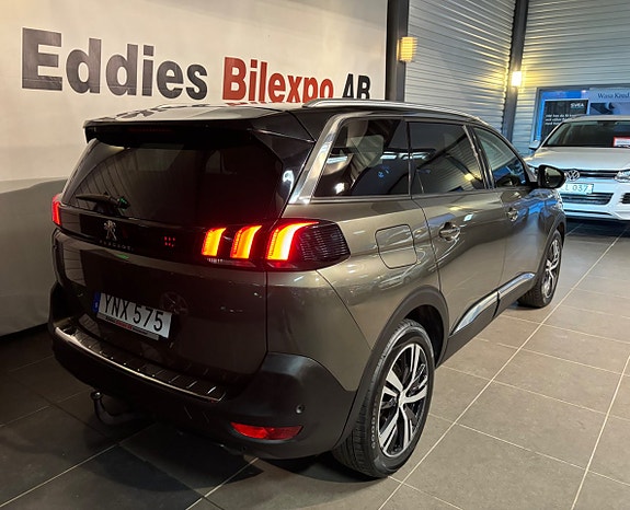 Peugeot 5008 4 of 5