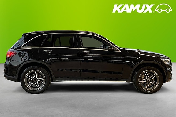 Mercedes-Benz GLC300 e 2 of 22