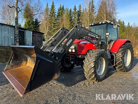 Traktor Massey Ferguson 6480 Dyna-6 med lasta
