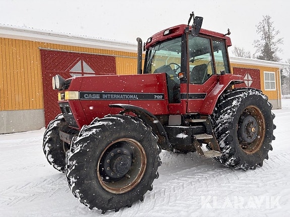Traktor Case IH 7120 Magnum med dubbelmontage