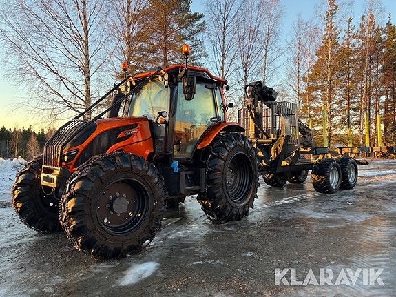 Traktor Valtra N134 152hk Skogsutrustad med T