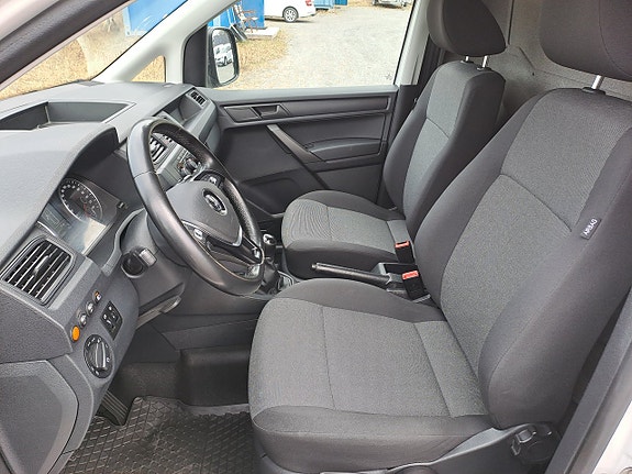 Volkswagen Caddy Maxi 16 of 25