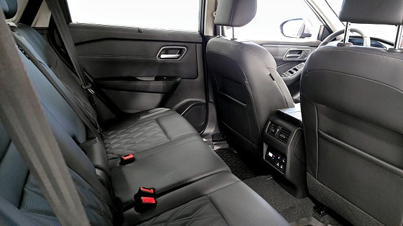 Nissan X-Trail 5 of 17