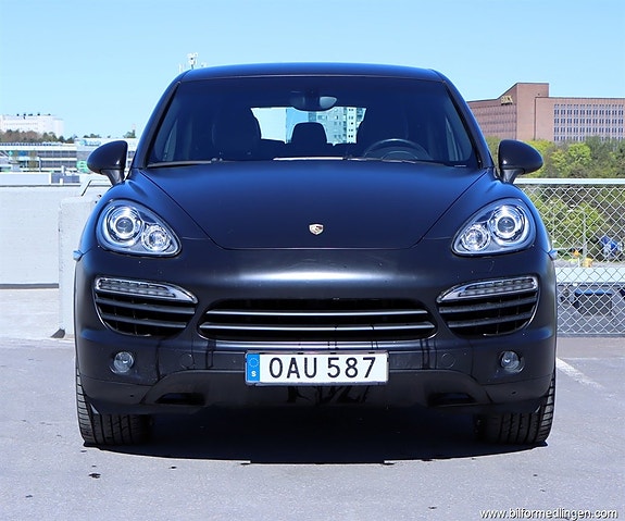 Porsche Cayenne S 4 of 5