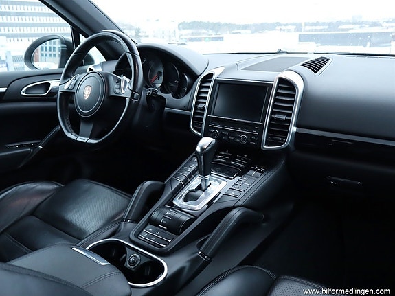 Porsche Cayenne S 8 of 26