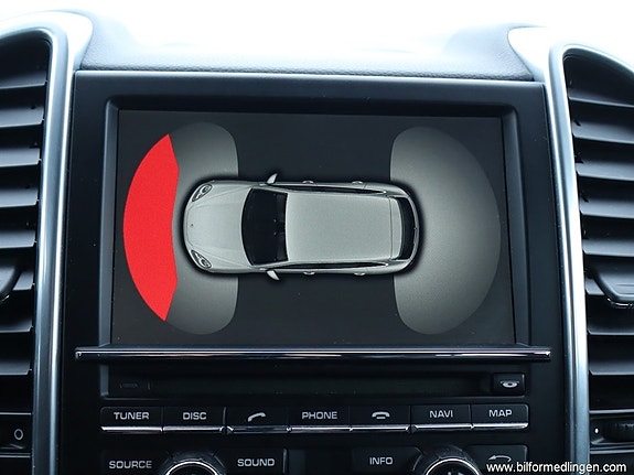 Porsche Cayenne S 17 of 26