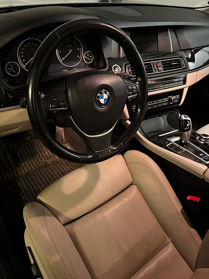 BMW 520d 4 of 5