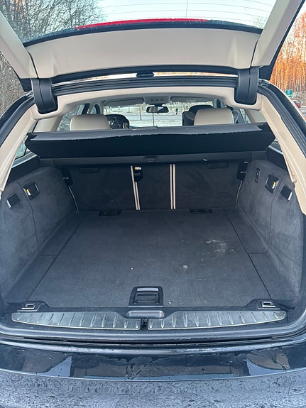 BMW 520d 2 of 5