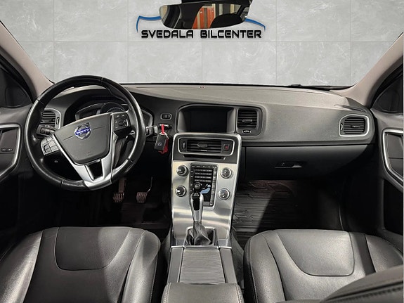 Volvo V60 Cross Country 7 of 21
