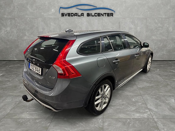 Volvo V60 Cross Country 6 of 21