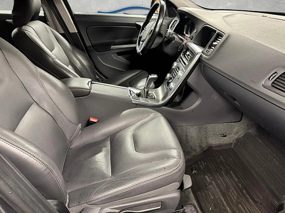 Volvo V60 Cross Country 14 of 21