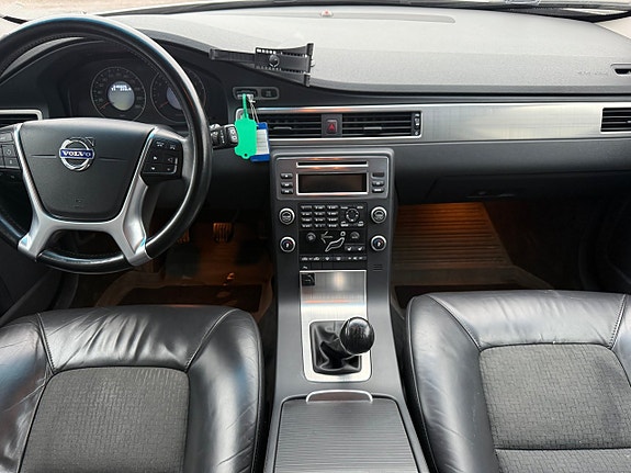 Volvo V70 9 of 12
