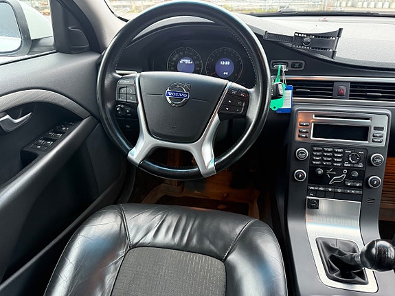 Volvo V70 10 of 12