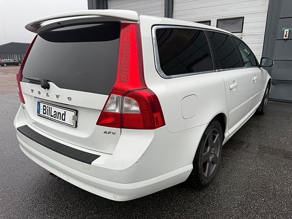 Volvo V70 6 of 12
