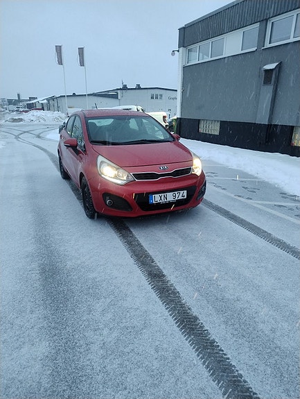 Kia Rio 2 of 5