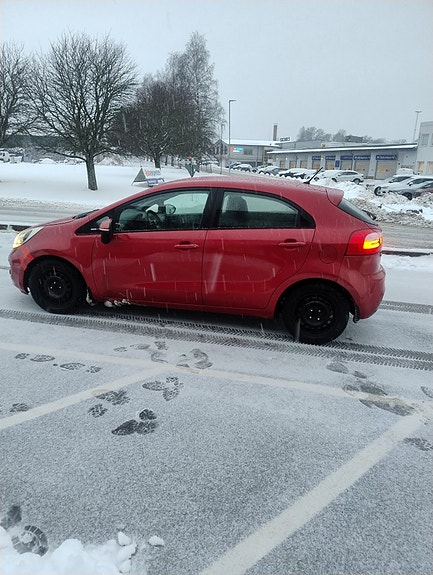 Kia Rio 4 of 5