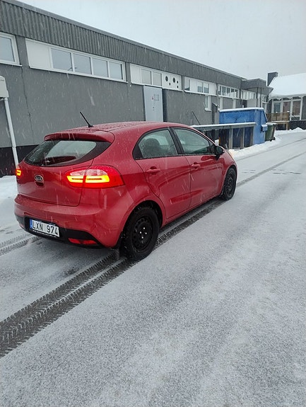 Kia Rio 7 of 12