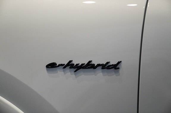 Porsche Cayenne Coupe 23 of 27