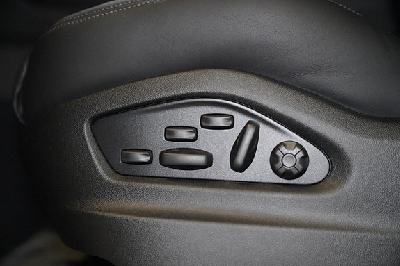 Porsche Cayenne Coupe 13 of 27