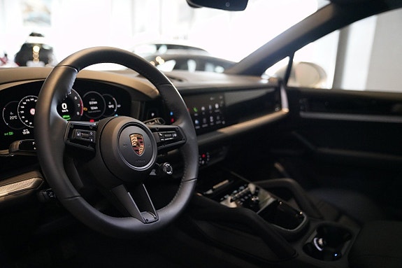 Porsche Cayenne Coupe 26 of 27