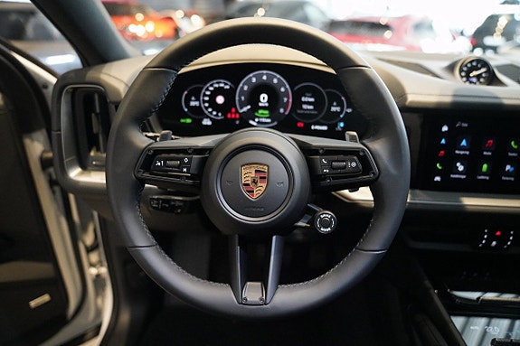 Porsche Cayenne Coupe 18 of 27