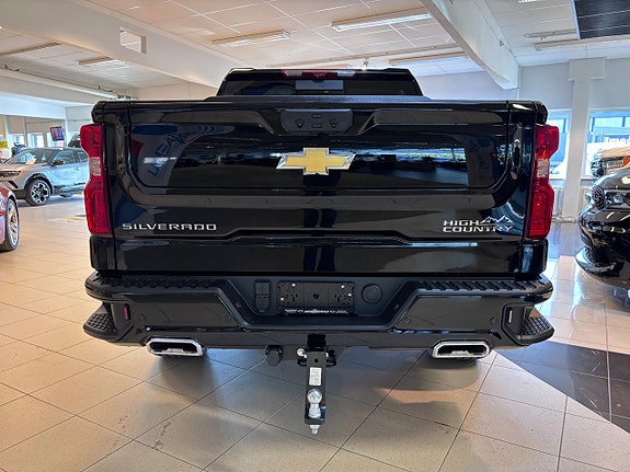 Chevrolet Silverado 1500 3 of 5