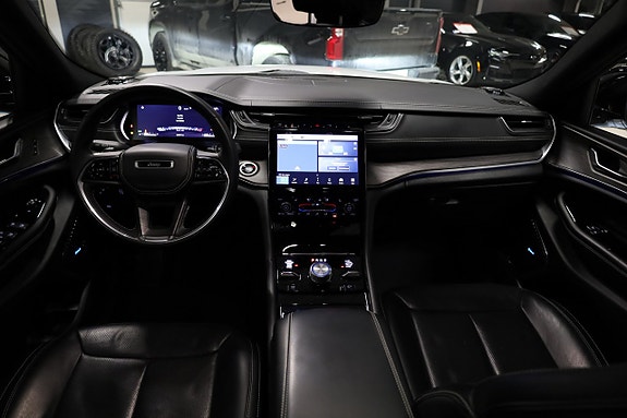 Jeep Grand Cherokee 9 of 28