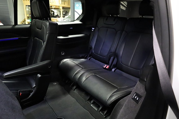 Jeep Grand Cherokee 13 of 28