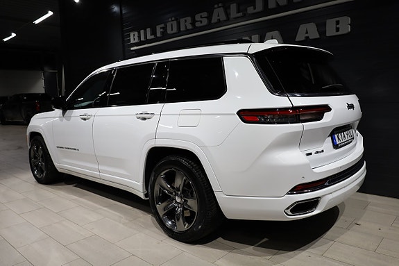 Jeep Grand Cherokee 4 of 28