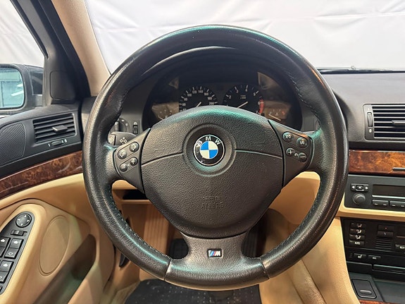 BMW 540i 13 of 17