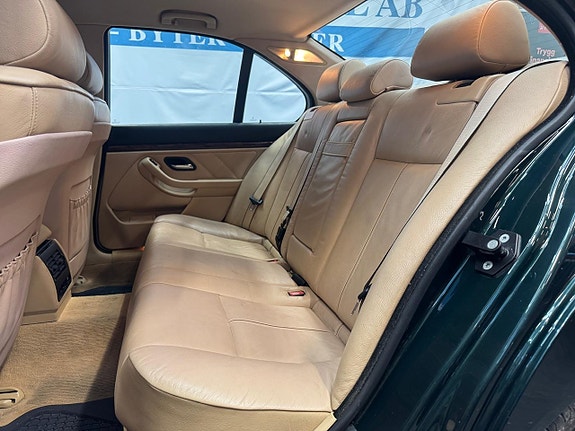 BMW 540i 15 of 17