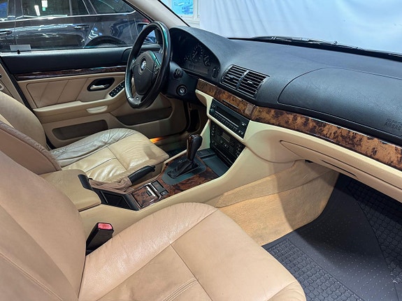 BMW 540i 17 of 17