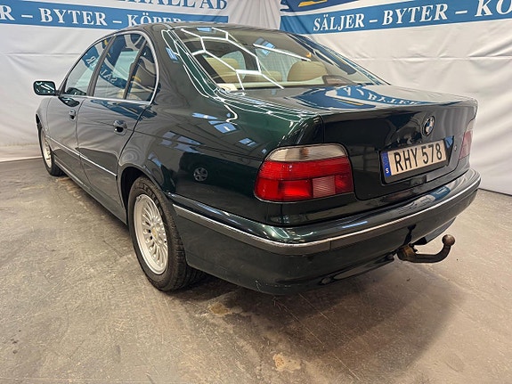 BMW 540i 7 of 17