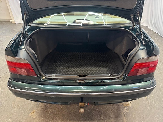 BMW 540i 10 of 17