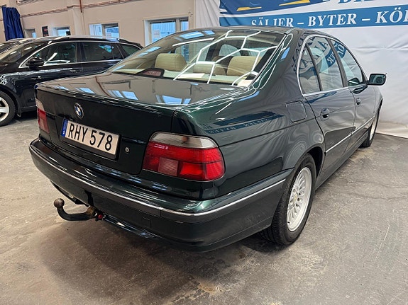 BMW 540i 9 of 17