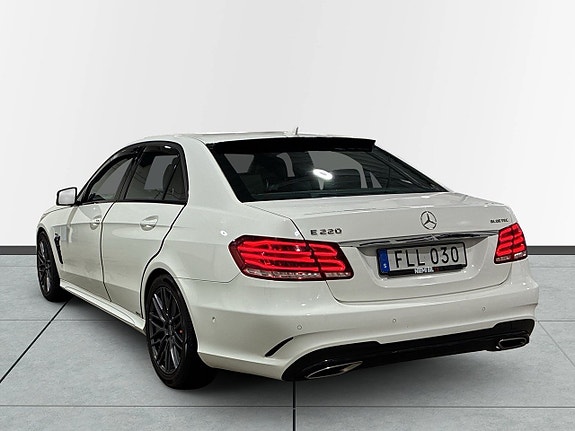 Mercedes-Benz E220 4 of 5