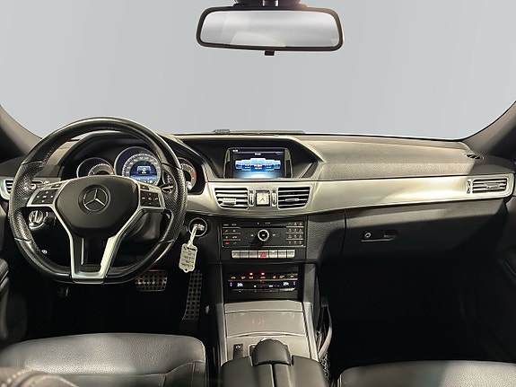 Mercedes-Benz E220 8 of 18