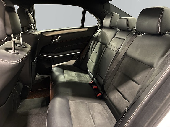 Mercedes-Benz E220 11 of 18