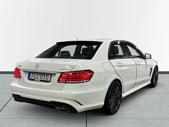 Mercedes-Benz E220 5 of 5