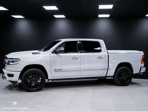 Dodge RAM 1500 2 of 5