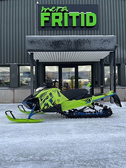 Arctic Cat RIOT X  8000