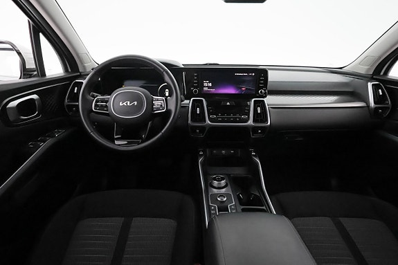Kia Sorento 12 of 23