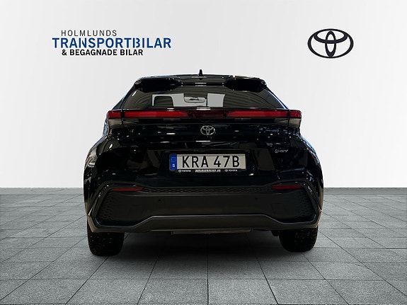 Toyota C-HR 4 of 29