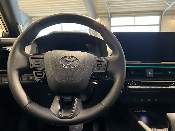 Toyota C-HR 13 of 29