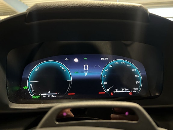 Toyota C-HR 14 of 29