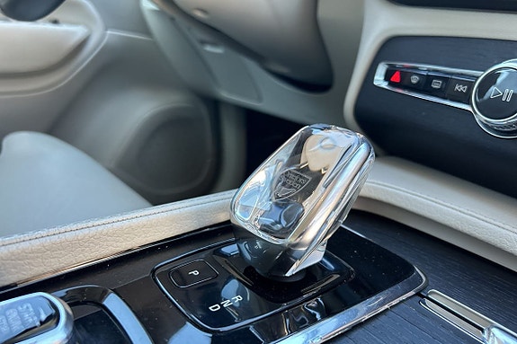 Volvo XC90 11 of 14