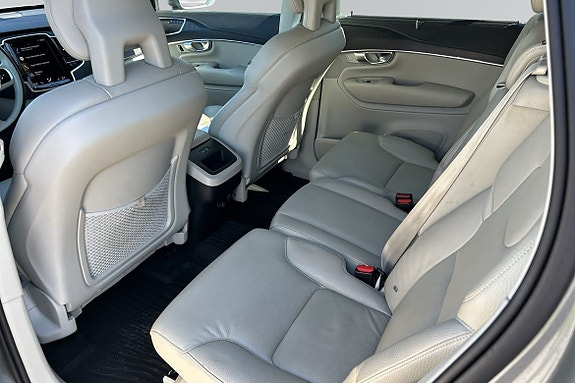 Volvo XC90 7 of 14