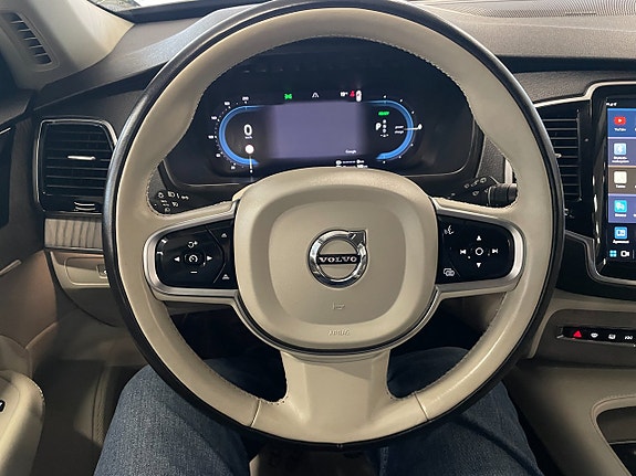 Volvo XC90 24 of 30