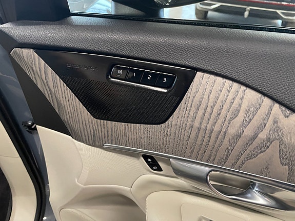 Volvo XC90 19 of 30